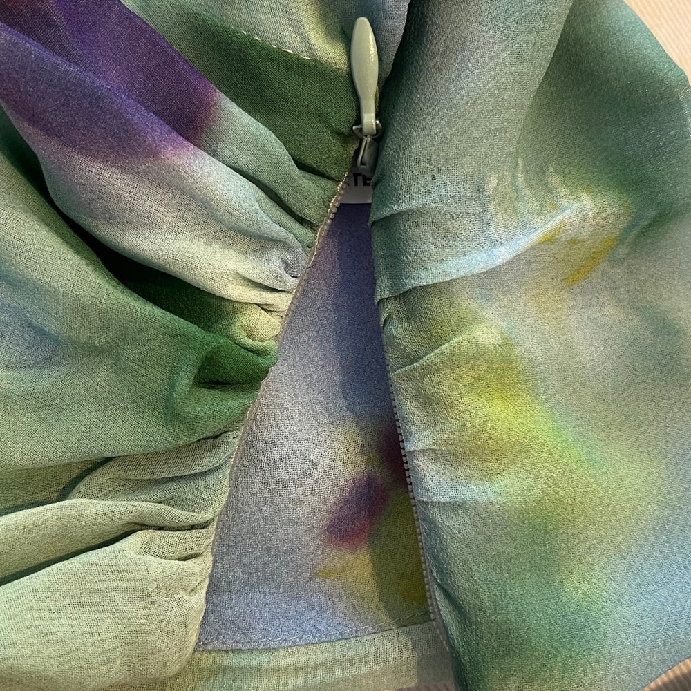 Zara Multicolor Sleeveless Blouse. V-Neck with Bow Tie Neckline
Tie-Dye
Sz SM - Picture 12 of 16